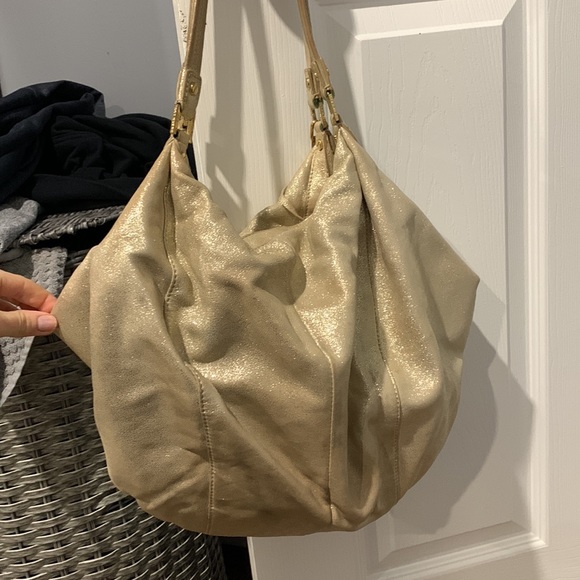 Metallic gold tory burch shoulder bag w/dustbag - Picture 5 of 9